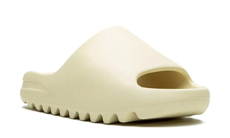 Yeezy Slides "Resin" - Dubai Sneakers