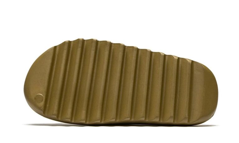 Yeezy Slides "Core" - Dubai Sneakers