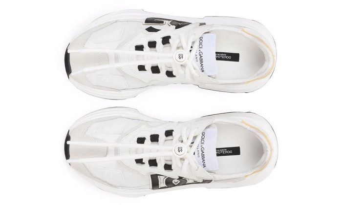 Dolce & Gabbana logo-patch lace-up sneakers - Dubai Sneakers