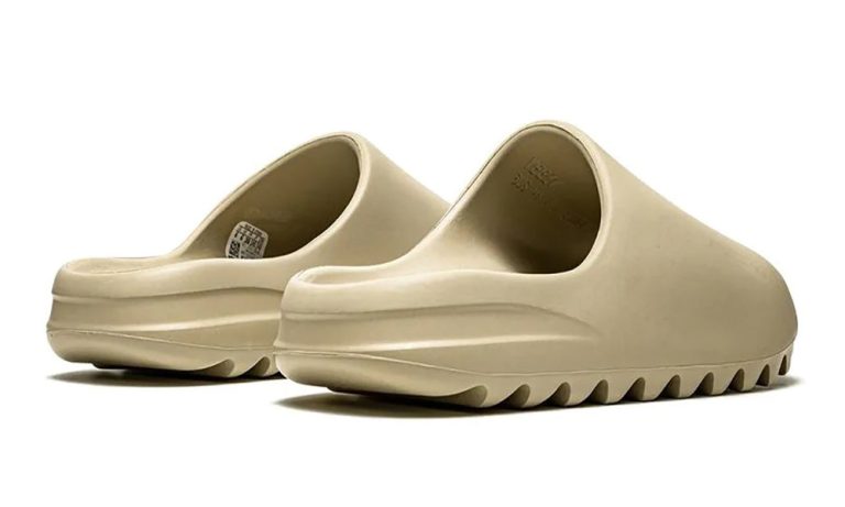 Yeezy Slides "Pure" - Dubai Sneakers