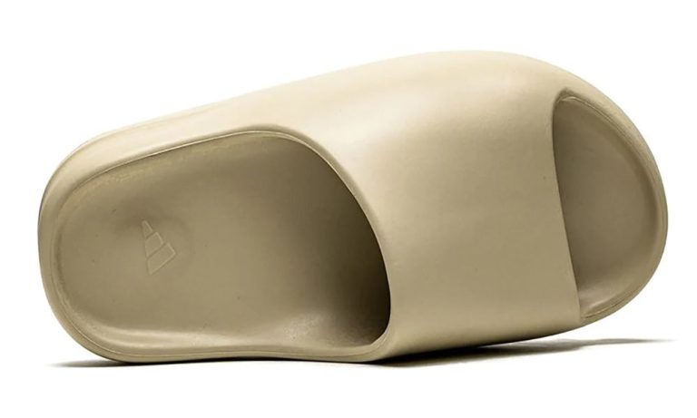 Yeezy Slides "Pure" - Dubai Sneakers