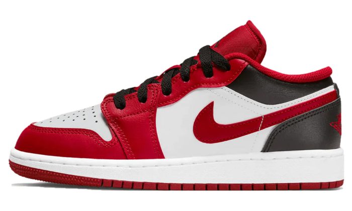 Air Jordan 1 Low "Bulls" - Dubai Sneakers