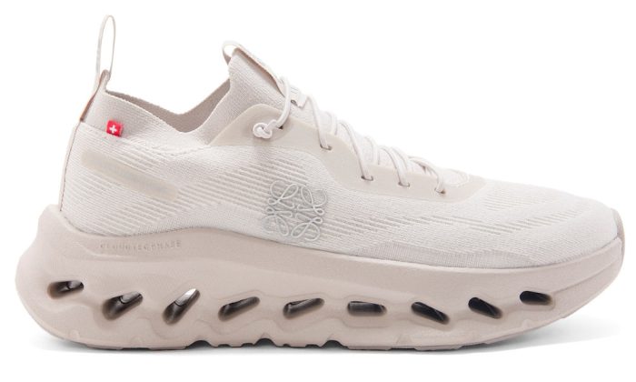 Loewe x Running Cloudtilt "Sand" - Dubai Sneakers